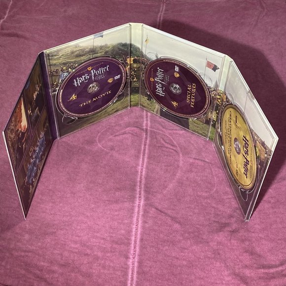 Harry Potter & the Goblet of Fire Year 4, Three-Disc Ultimate Edition DVD Set - Picture 6 of 9